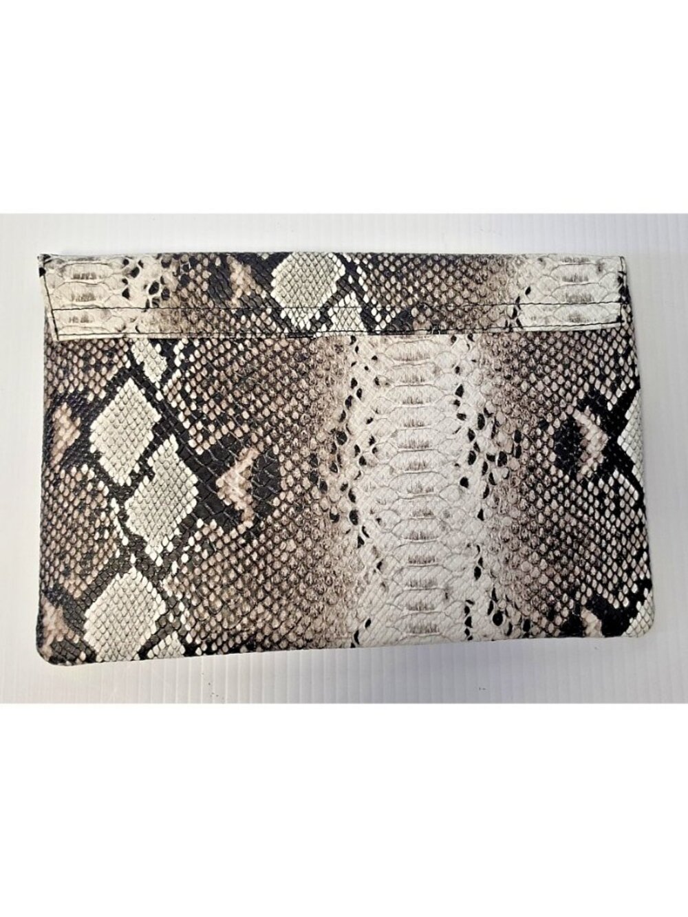 Women's Snakeskin Vegan Leather Clutch with Gold Turn Clasp 12x8 Inner Pocket - Picture 2 of 7